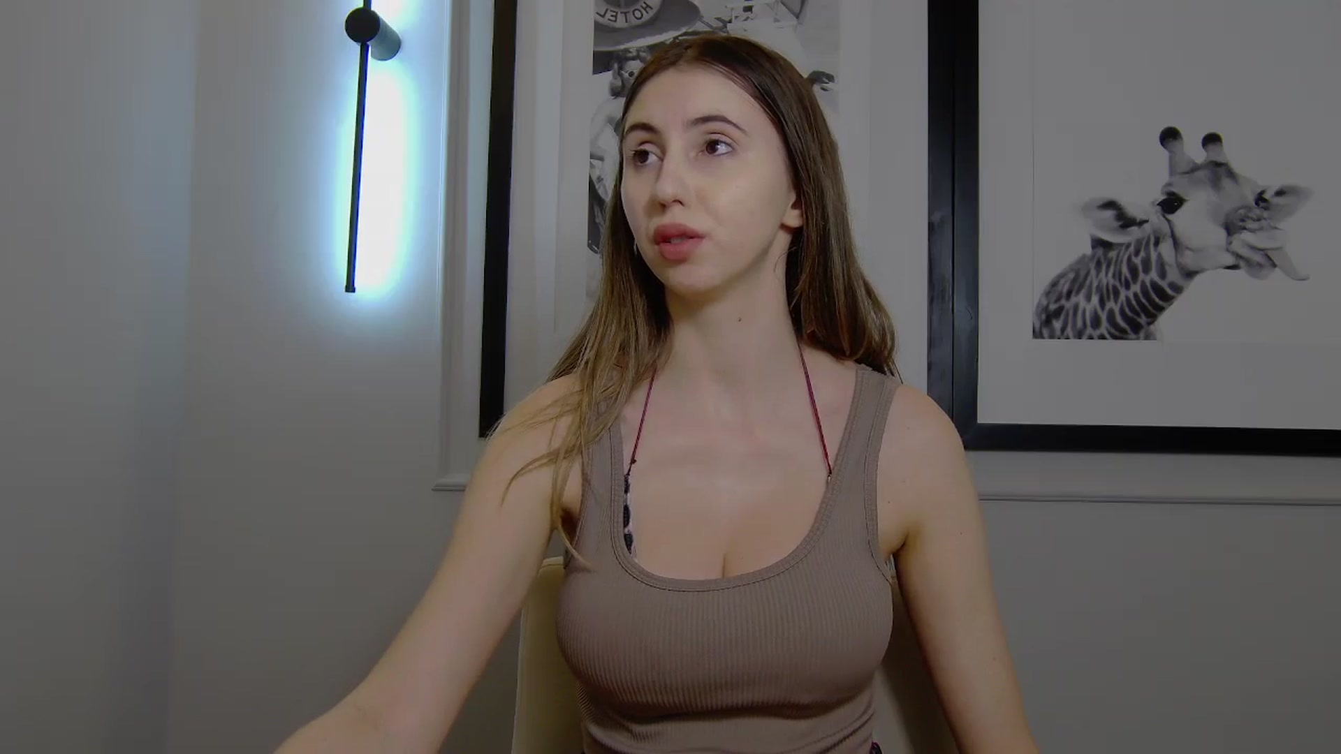 Gallery image thumbnail from Artemiss's myfreecams stream on, 03/30/2025, 17:43 image 8 of 20