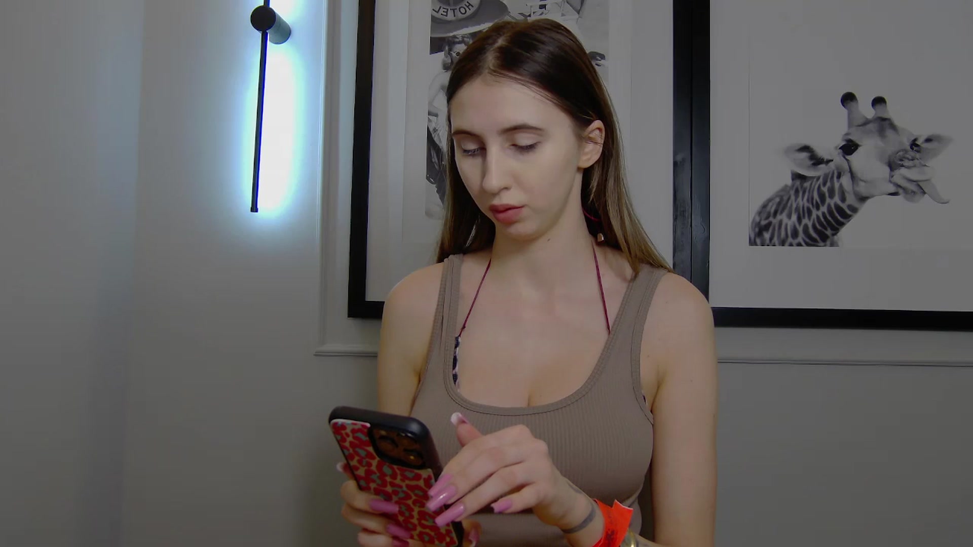 Gallery image thumbnail from Artemiss's myfreecams stream on, 03/30/2025, 17:43 image 2 of 20