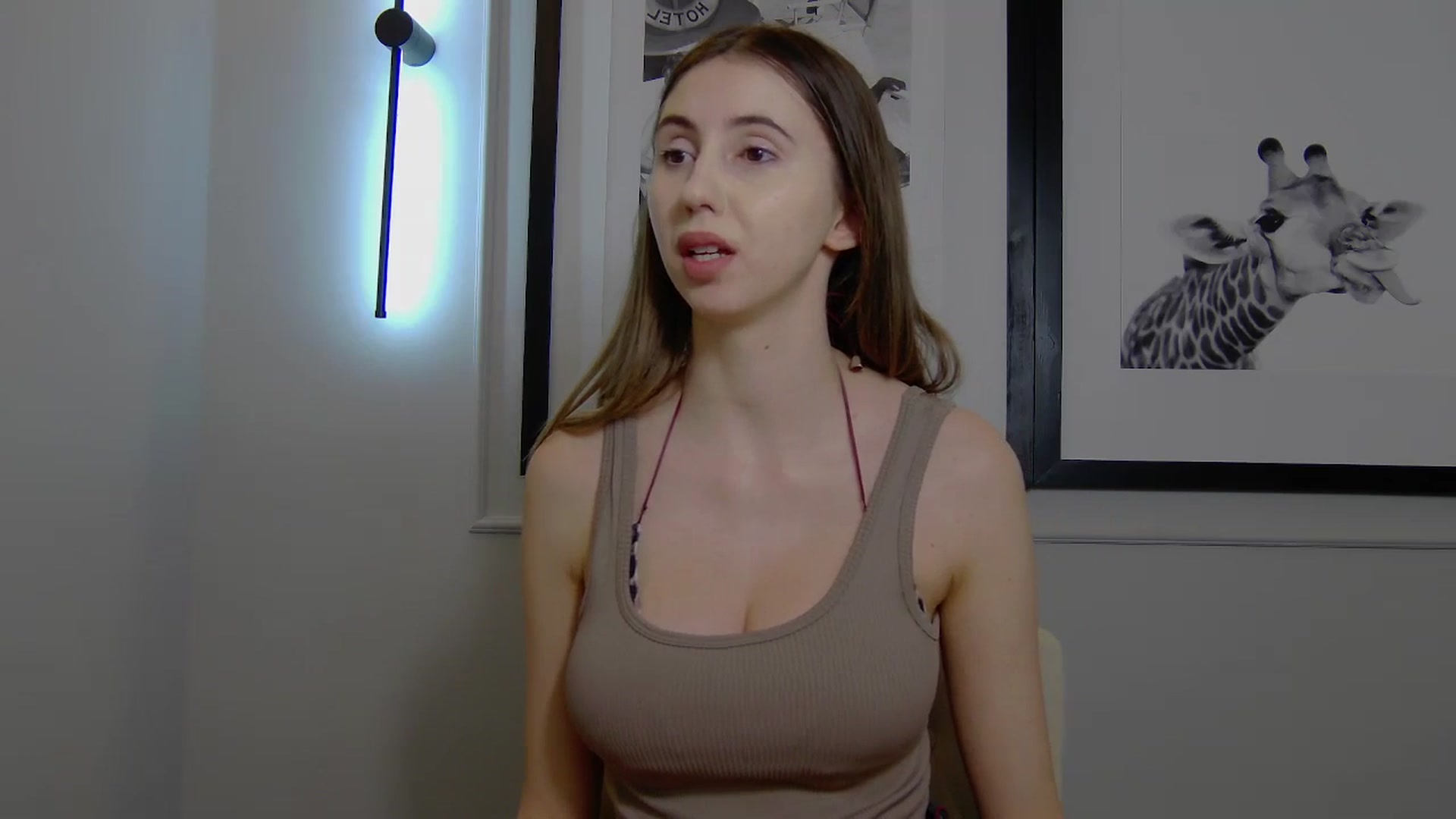 Gallery image thumbnail from Artemiss's myfreecams stream on, 03/30/2025, 17:43 image 5 of 20