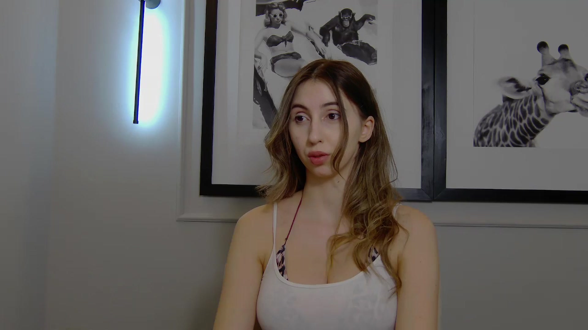 Gallery image thumbnail from Artemiss's myfreecams stream on, 03/30/2025, 18:57 image 11 of 20