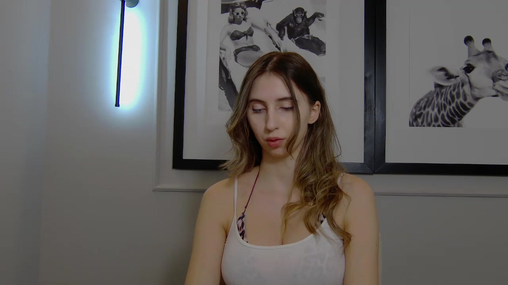Gallery image thumbnail from Artemiss's myfreecams stream on, 03/30/2025, 18:57 image 12 of 20