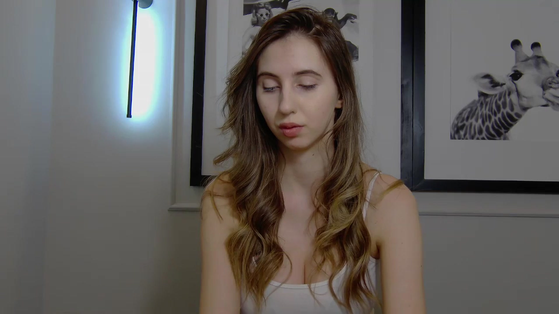 Gallery image thumbnail from Artemiss's myfreecams stream on, 03/30/2025, 18:57 image 6 of 20
