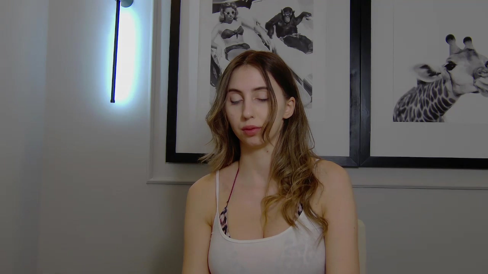 Gallery image thumbnail from Artemiss's myfreecams stream on, 03/30/2025, 18:57 image 13 of 20