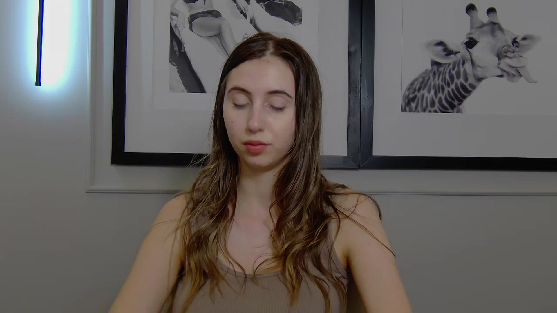 Gallery image thumbnail from Artemiss's myfreecams stream on, 03/30/2025, 22:48 image 2 of 20