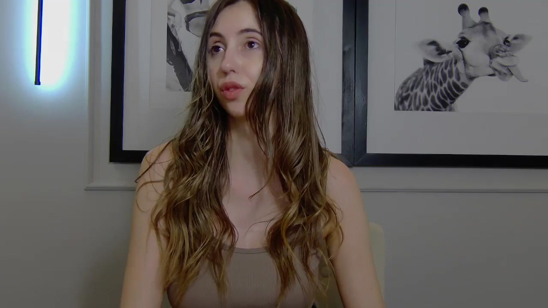 Gallery image thumbnail from Artemiss's myfreecams stream on, 03/30/2025, 22:48 image 19 of 20