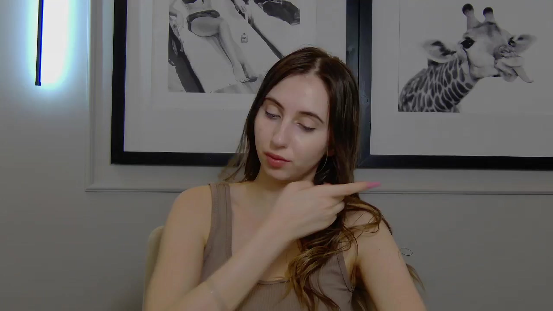 Gallery image thumbnail from Artemiss's myfreecams stream on, 03/30/2025, 22:48 image 8 of 20