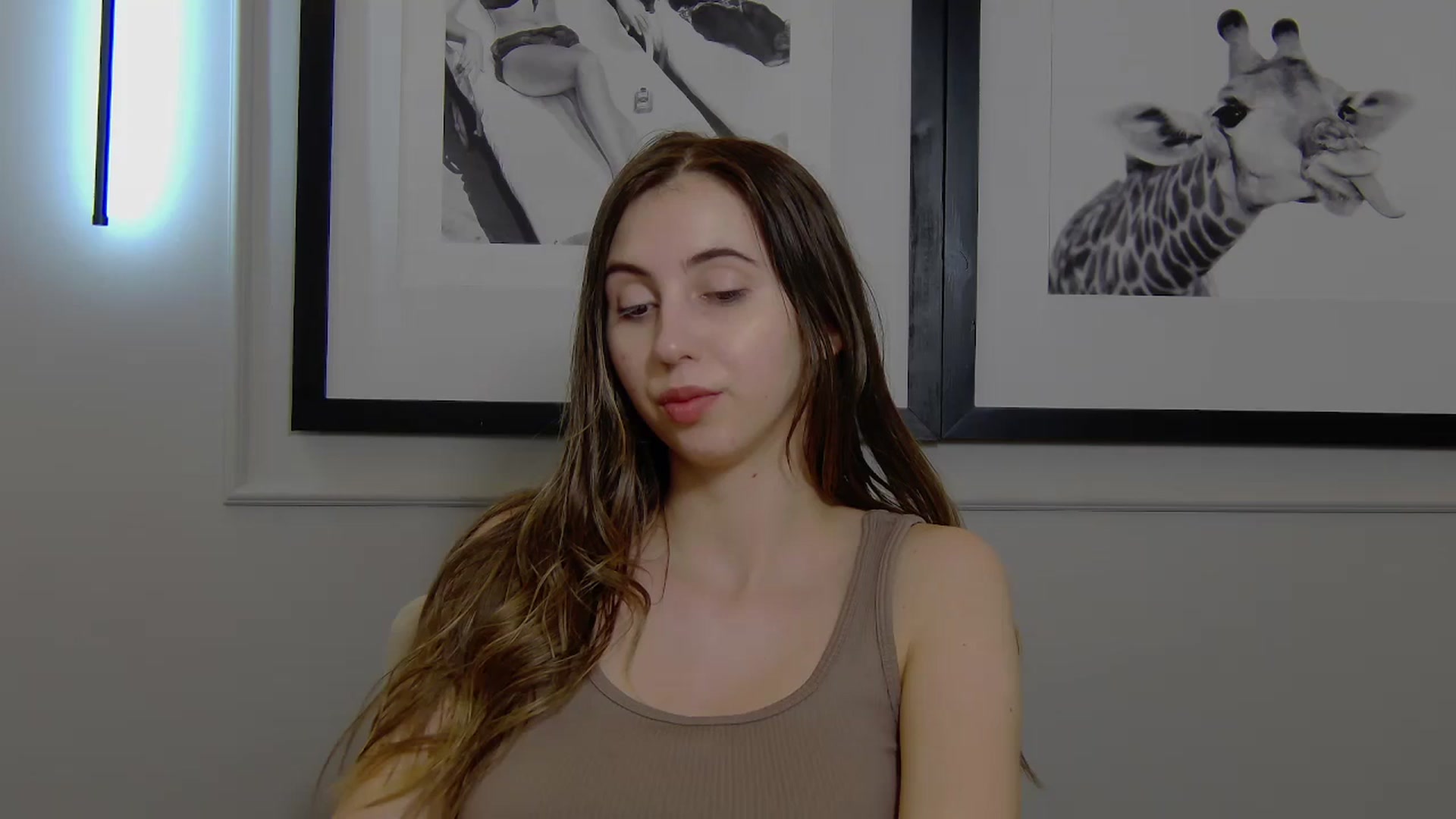 Gallery image thumbnail from Artemiss's myfreecams stream on, 03/30/2025, 22:48 image 13 of 20