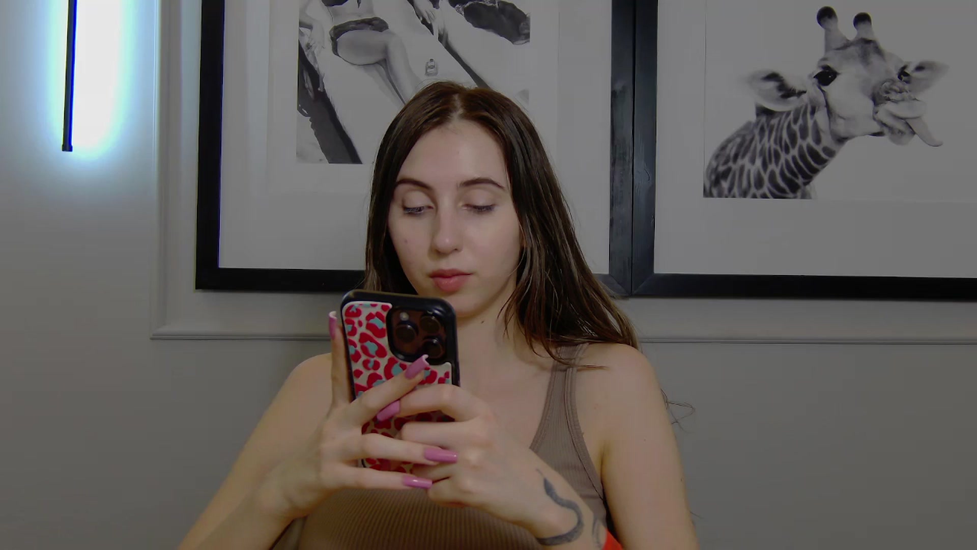 Gallery image thumbnail from Artemiss's myfreecams stream on, 03/30/2025, 22:48 image 10 of 20