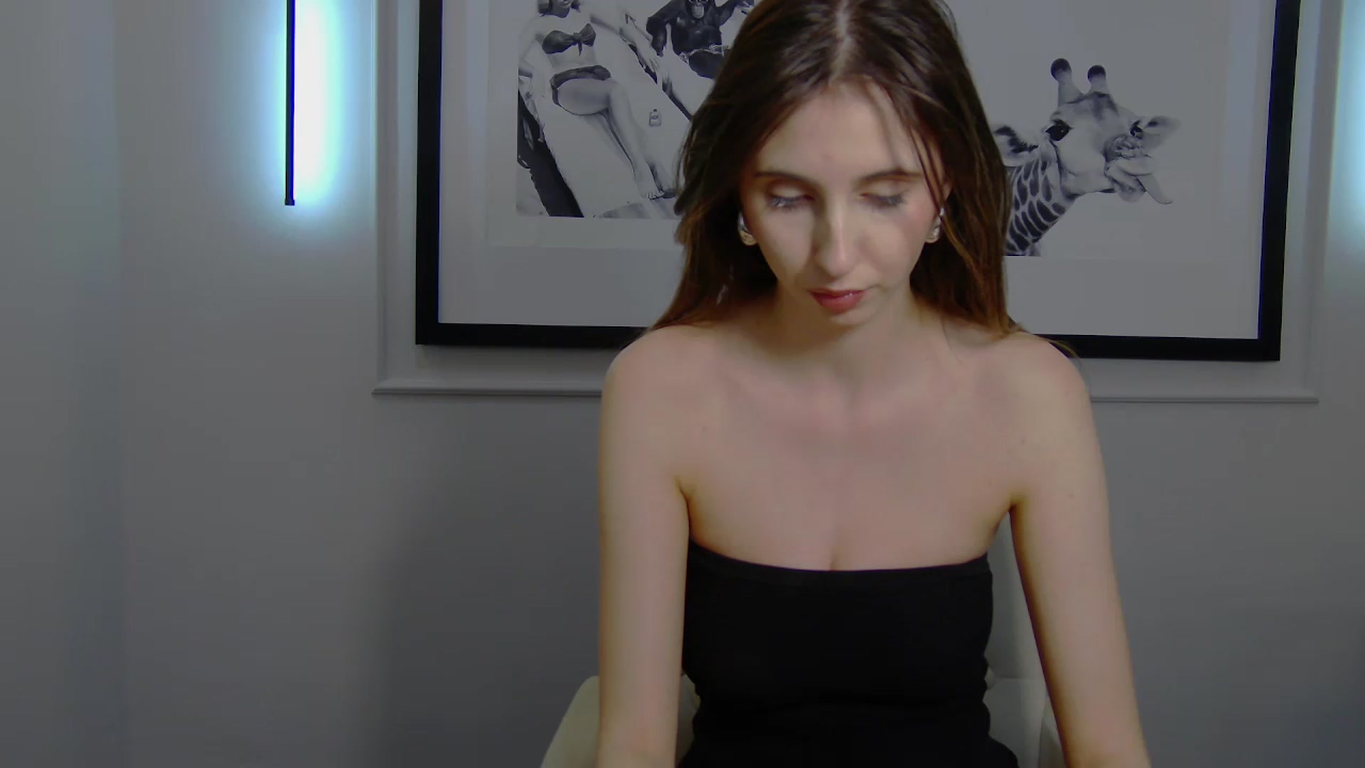 Gallery image thumbnail from Artemiss's myfreecams stream on, 04/04/2025, 20:35 image 9 of 20