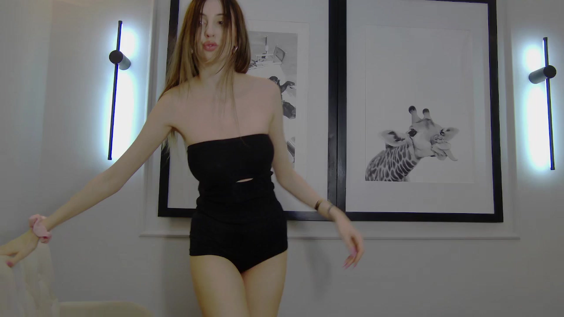 Gallery image thumbnail from Artemiss's myfreecams stream on, 04/04/2025, 22:09 image 17 of 20