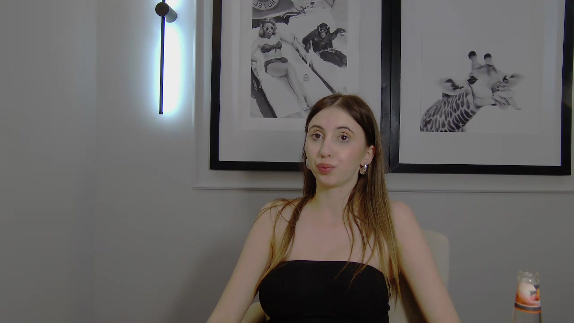 Gallery image thumbnail from Artemiss's myfreecams stream on, 04/04/2025, 23:09 image 5 of 20
