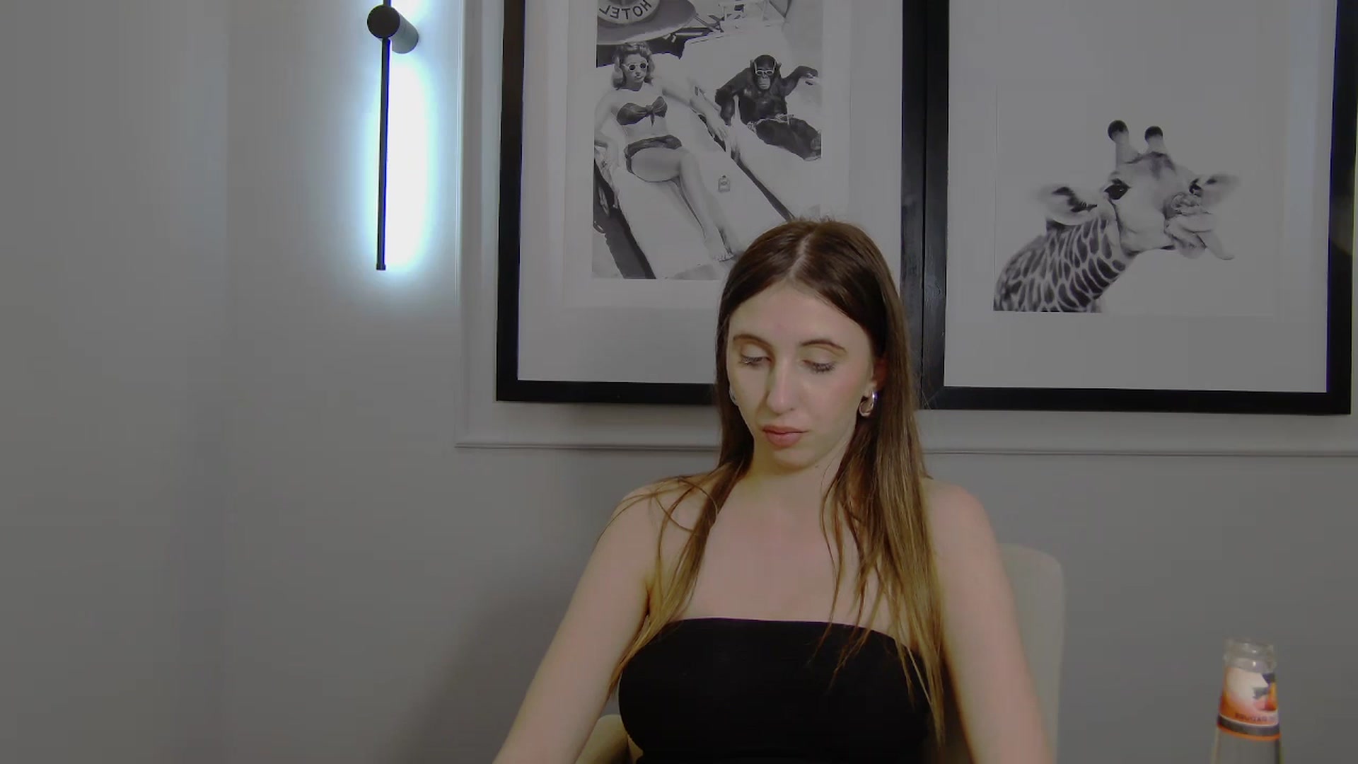 Gallery image thumbnail from Artemiss's myfreecams stream on, 04/04/2025, 23:09 image 3 of 20