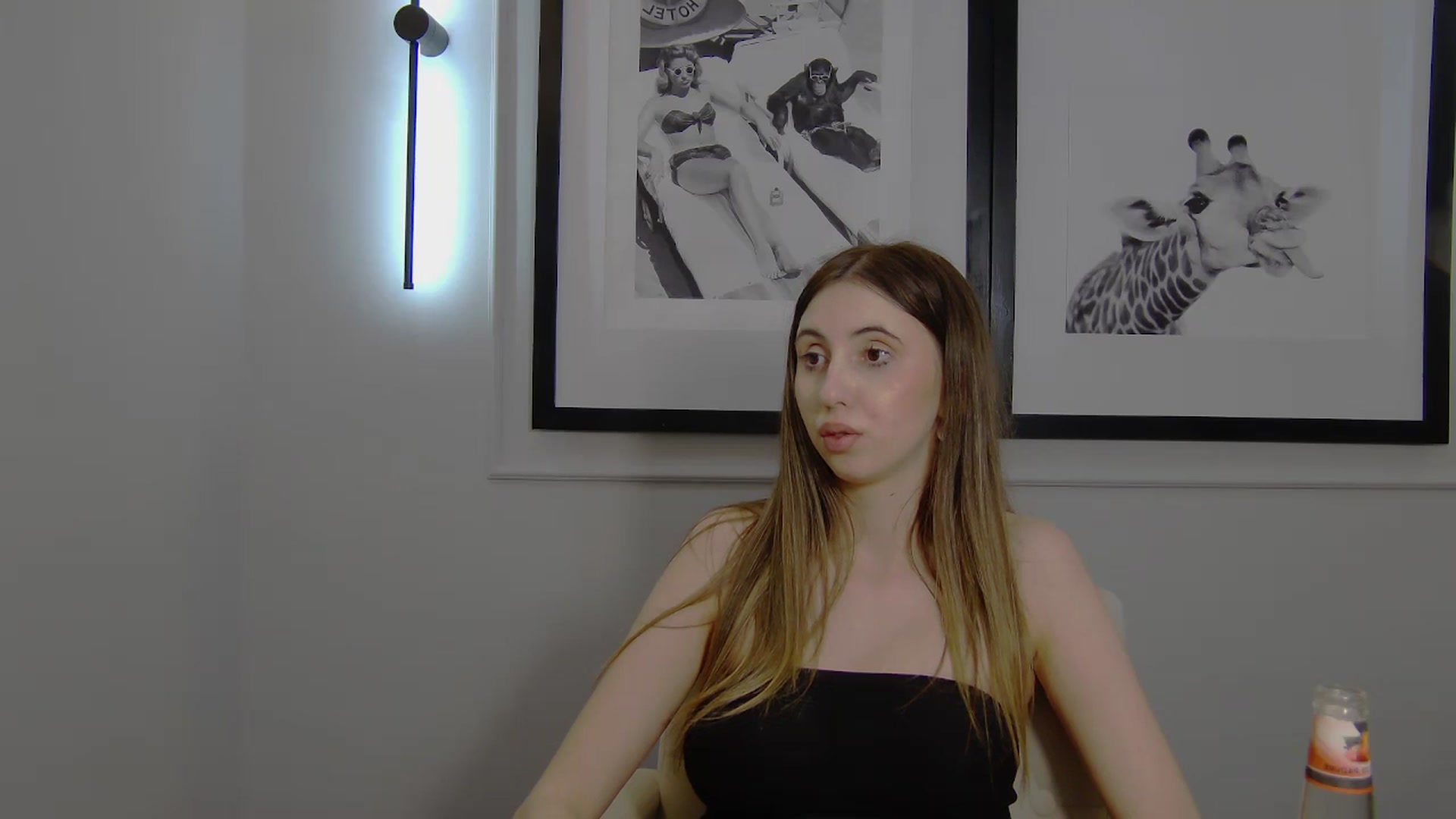 Gallery image thumbnail from Artemiss's myfreecams stream on, 04/04/2025, 23:09 image 20 of 20