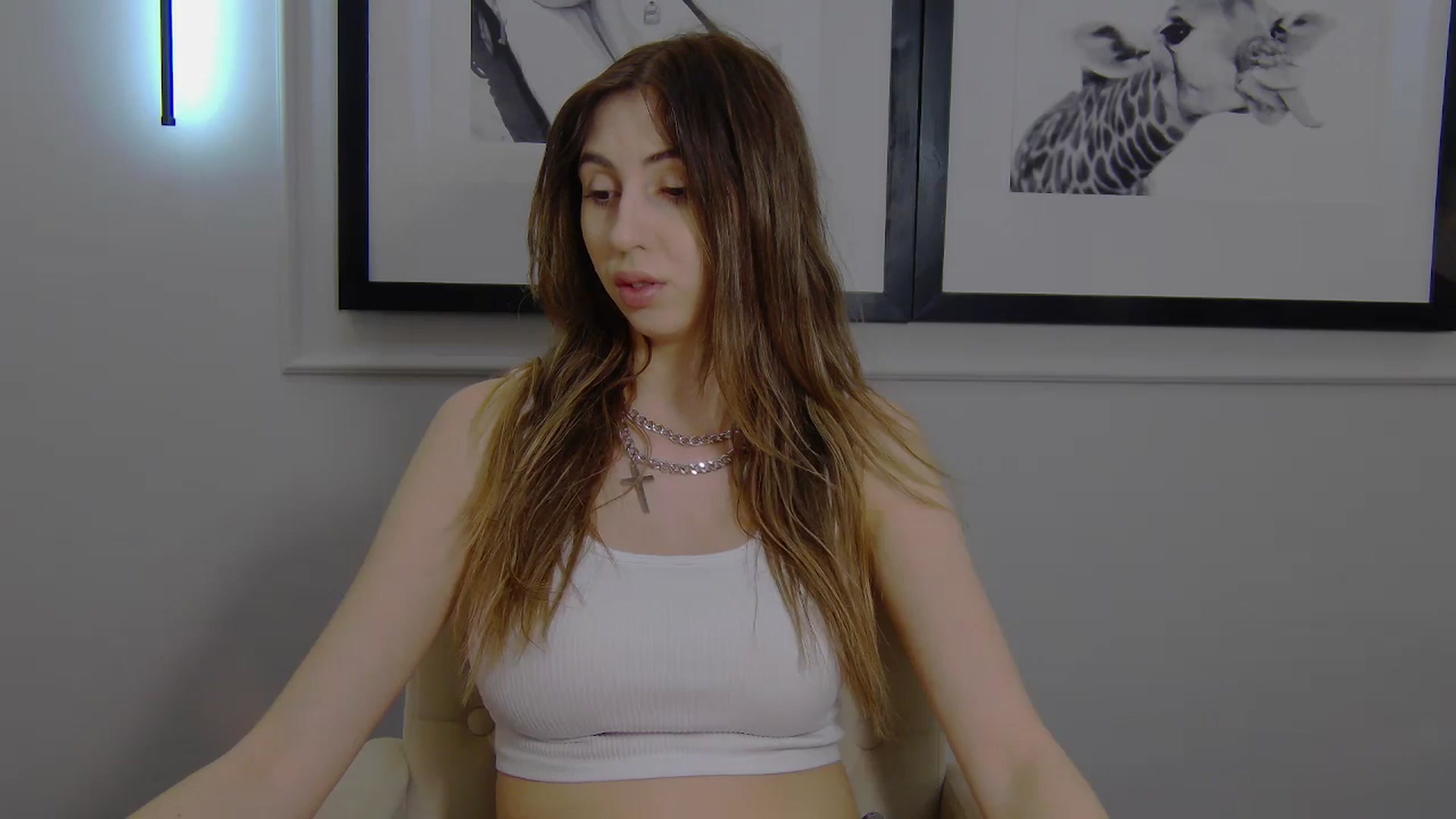 Gallery image thumbnail from Artemiss's myfreecams stream on, 04/06/2025, 18:49 image 13 of 20
