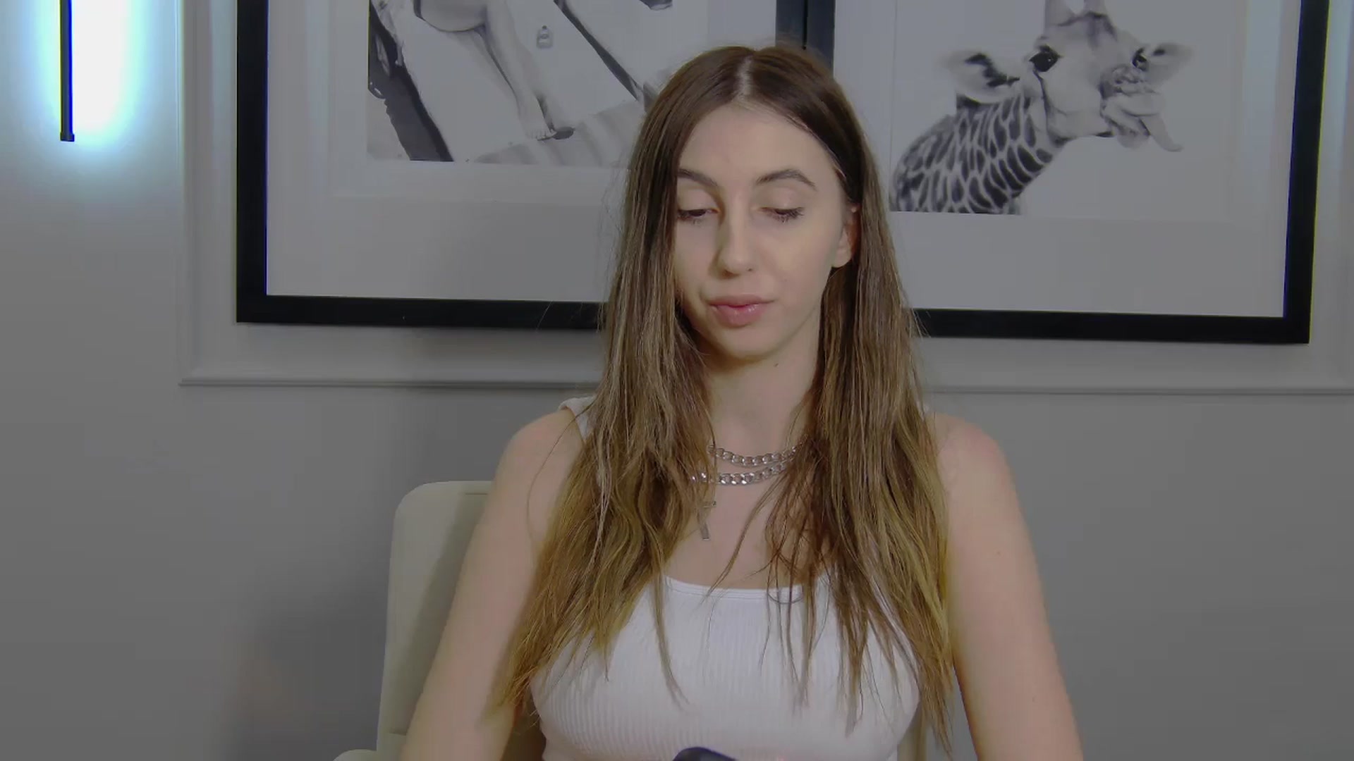 Gallery image thumbnail from Artemiss's myfreecams stream on, 04/06/2025, 18:49 image 7 of 20