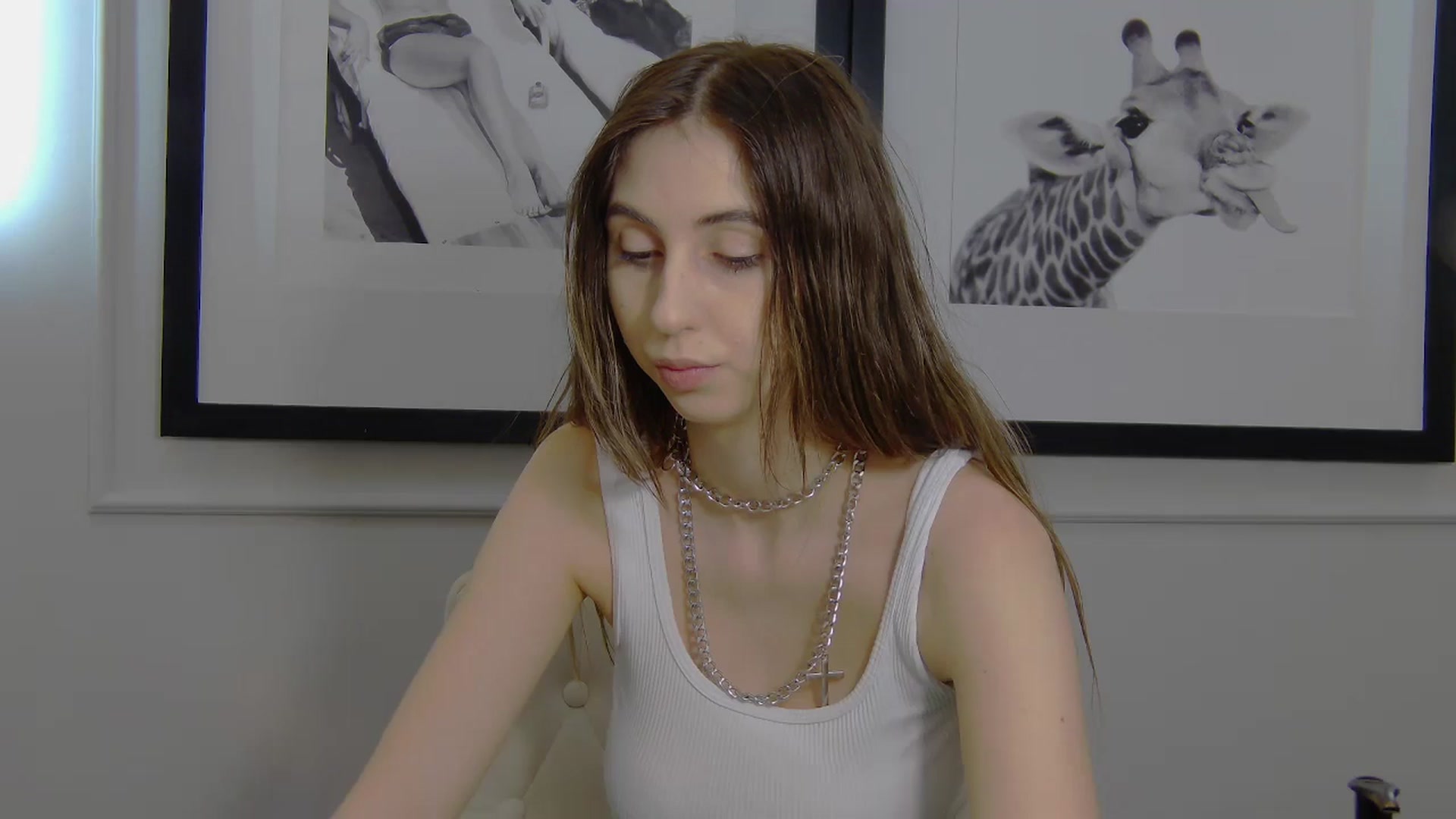 Gallery image thumbnail from Artemiss's myfreecams stream on, 04/06/2025, 20:08 image 20 of 20