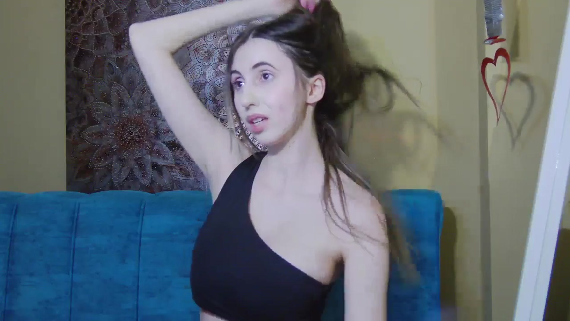 Gallery image thumbnail from Artemiss's myfreecams stream on, 04/09/2025, 21:58 image 7 of 20