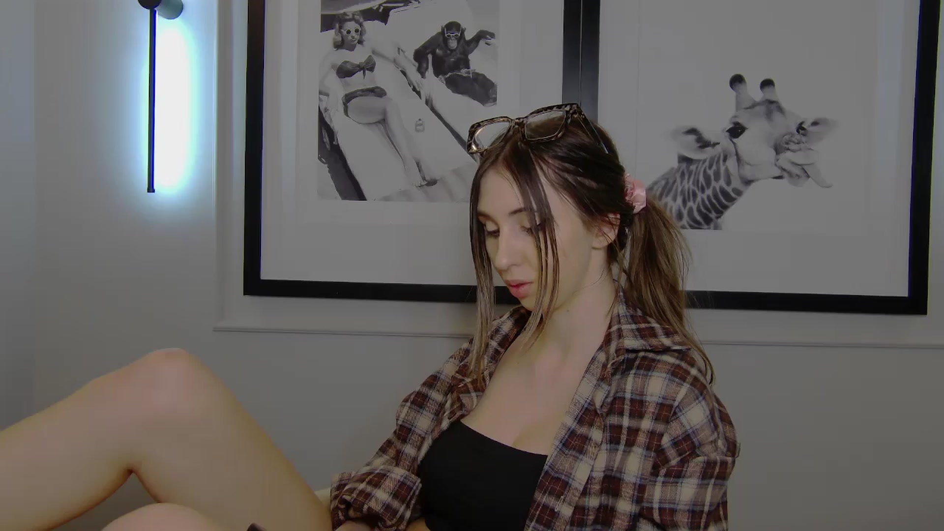 Gallery image thumbnail from Artemiss's myfreecams stream on, 04/10/2025, 22:15 image 5 of 20