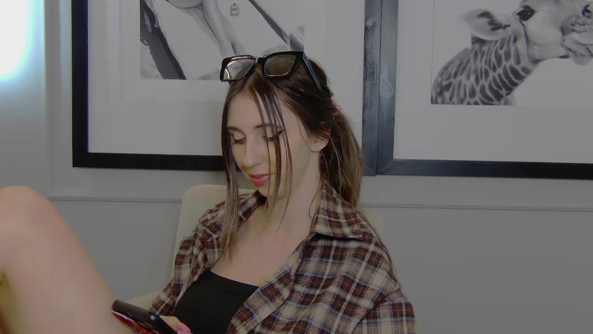 Gallery image thumbnail from Artemiss's myfreecams stream on, 04/10/2025, 23:13 image 5 of 20