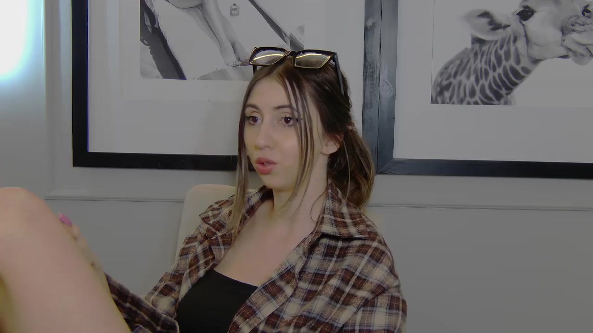 Gallery image thumbnail from Artemiss's myfreecams stream on, 04/10/2025, 23:13 image 7 of 20