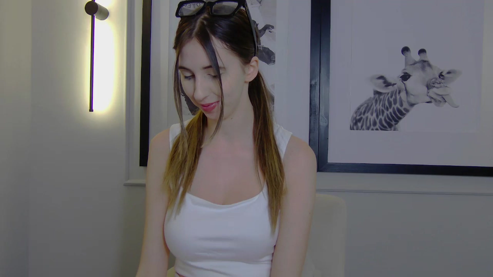 Gallery image thumbnail from Artemiss's myfreecams stream on, 04/11/2025, 18:15 image 16 of 20