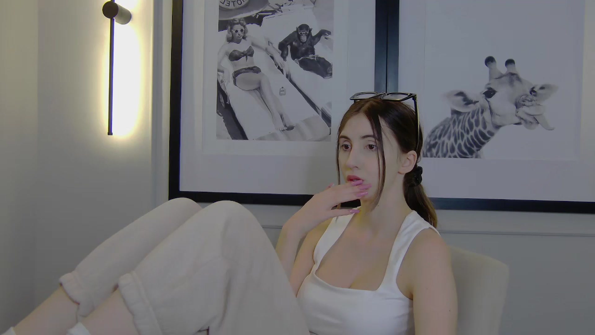 Gallery image thumbnail from Artemiss's myfreecams stream on, 04/11/2025, 19:43 image 9 of 20