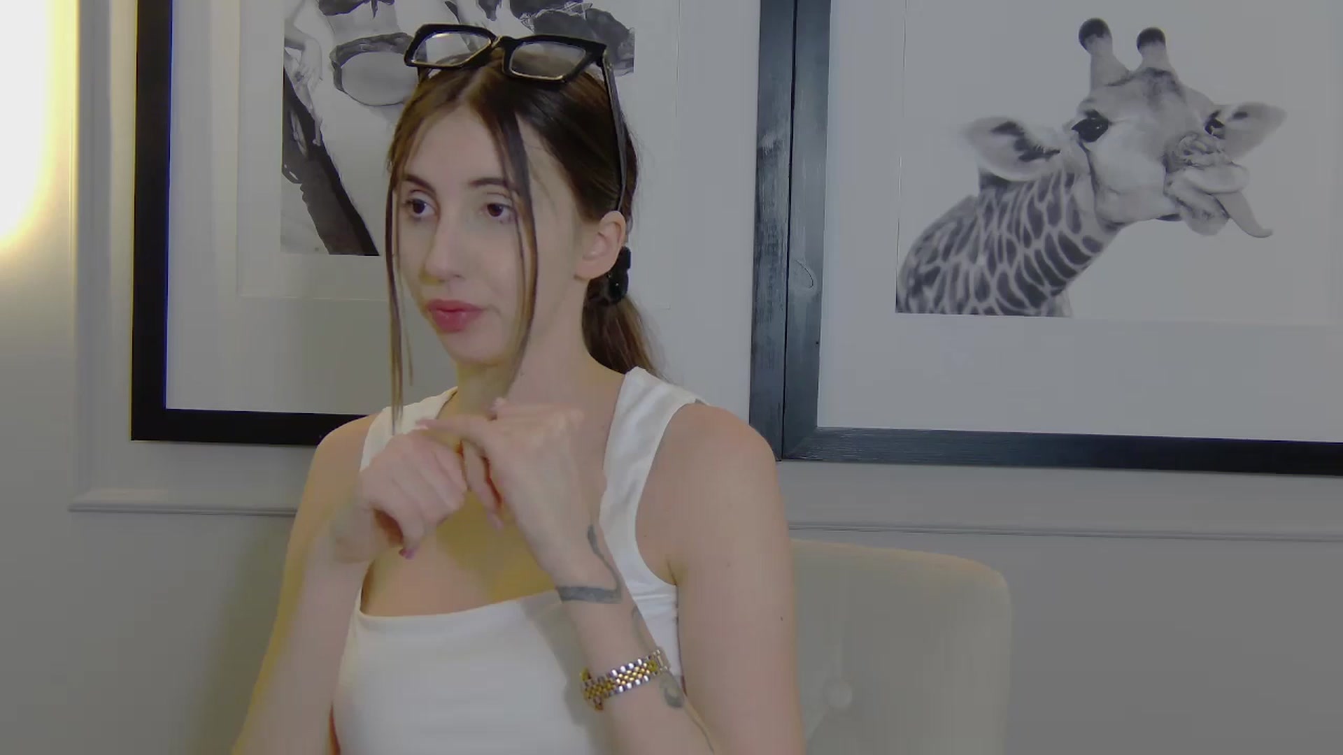 Gallery image thumbnail from Artemiss's myfreecams stream on, 04/11/2025, 19:43 image 18 of 20