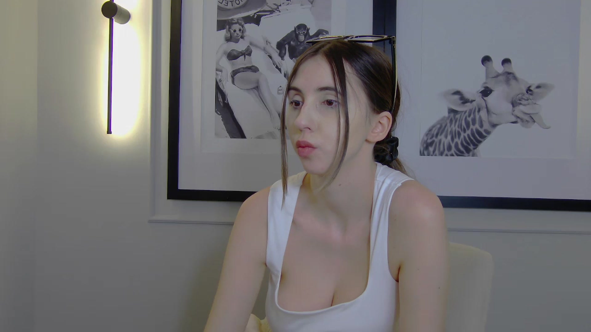 Gallery image thumbnail from Artemiss's myfreecams stream on, 04/11/2025, 19:43 image 6 of 20