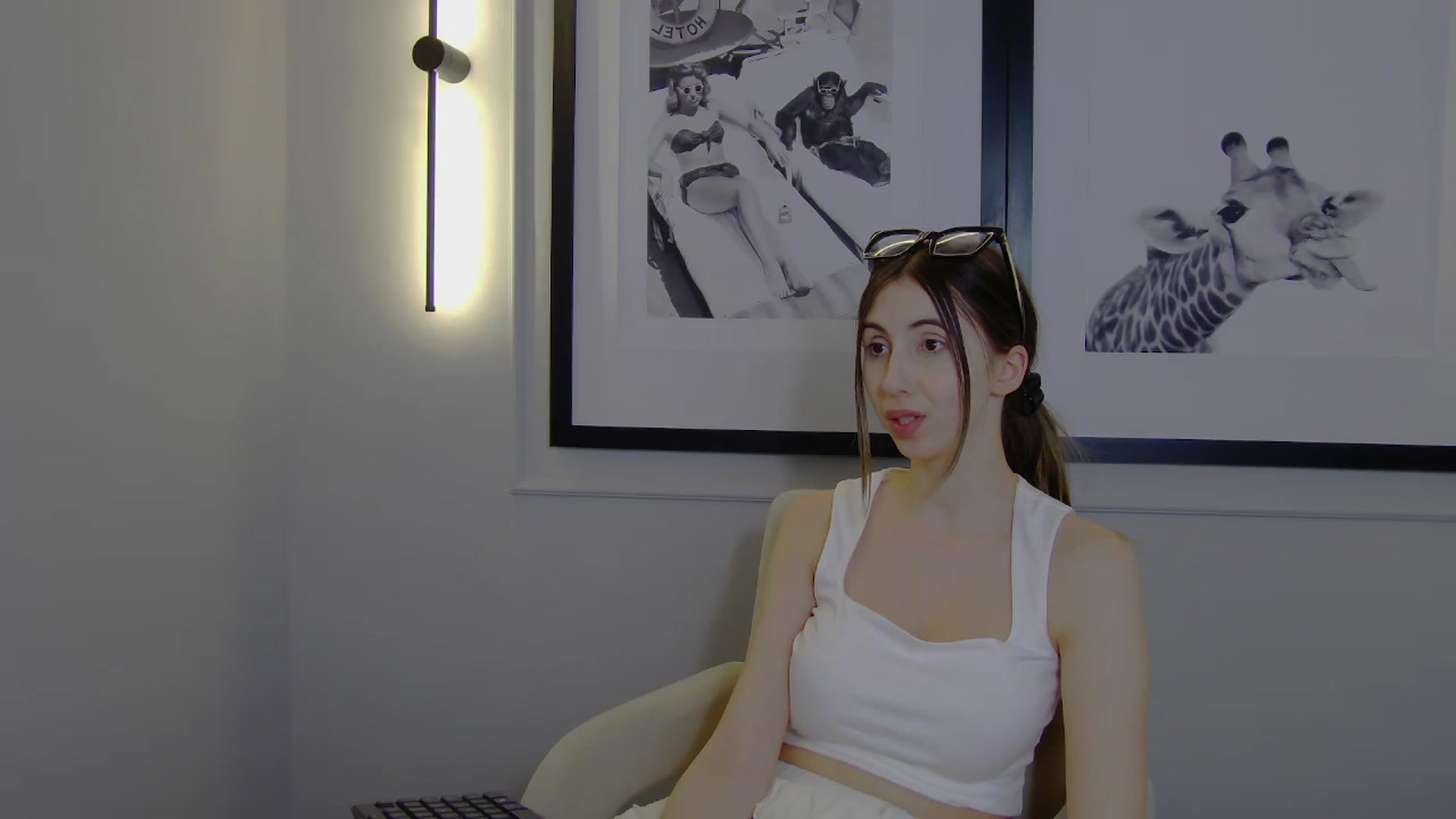 Gallery image thumbnail from Artemiss's myfreecams stream on, 04/11/2025, 21:00 image 10 of 20