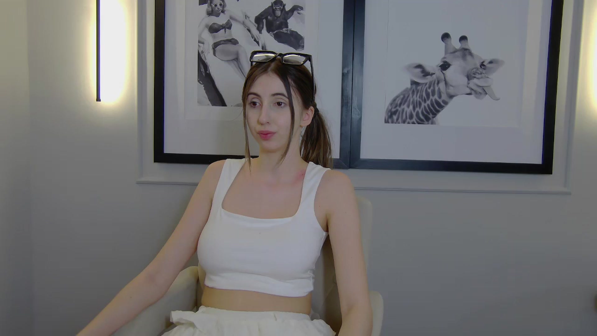 Gallery image thumbnail from Artemiss's myfreecams stream on, 04/11/2025, 23:31 image 13 of 20