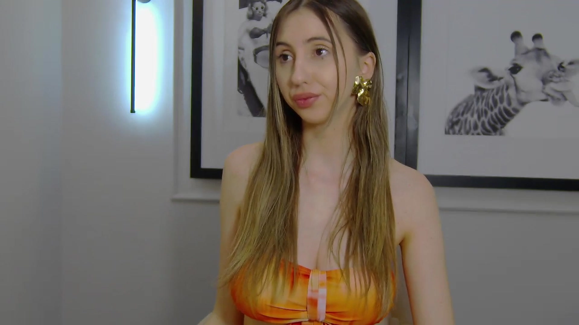 Gallery image thumbnail from Artemiss's myfreecams stream on, 04/12/2025, 18:51 image 11 of 20