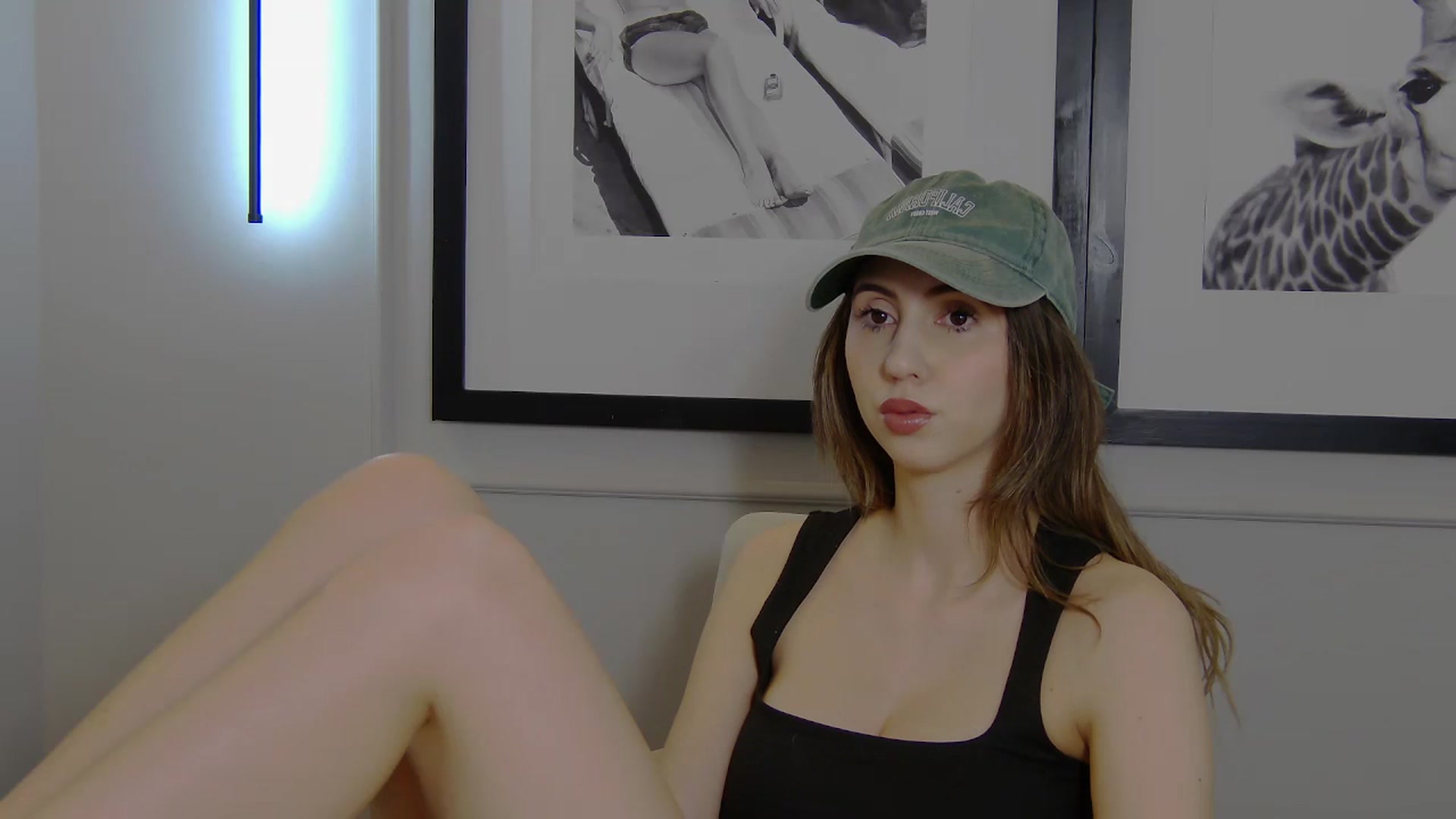 Gallery image thumbnail from Artemiss's myfreecams stream on, 04/13/2025, 17:40 image 20 of 20