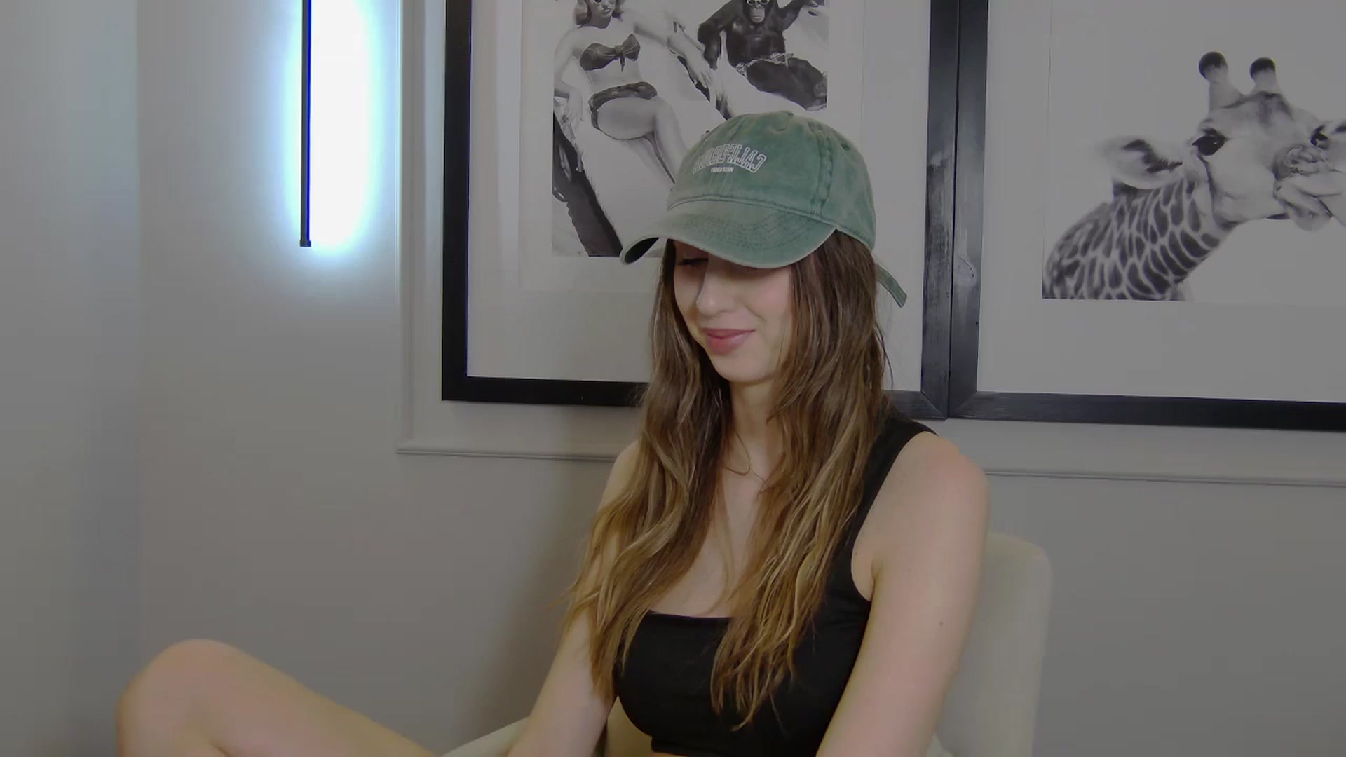 Gallery image thumbnail from Artemiss's myfreecams stream on, 04/13/2025, 19:02 image 11 of 20