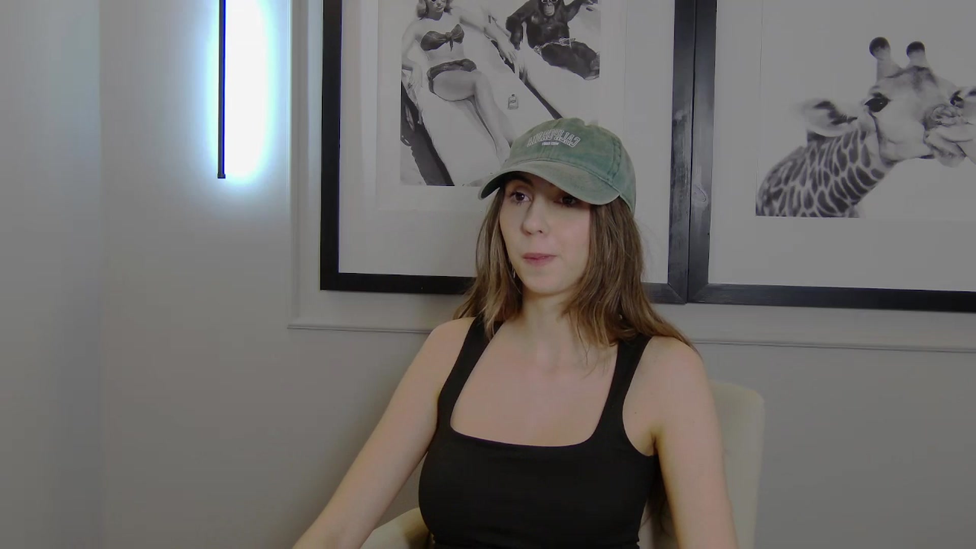 Gallery image thumbnail from Artemiss's myfreecams stream on, 04/13/2025, 19:02 image 19 of 20
