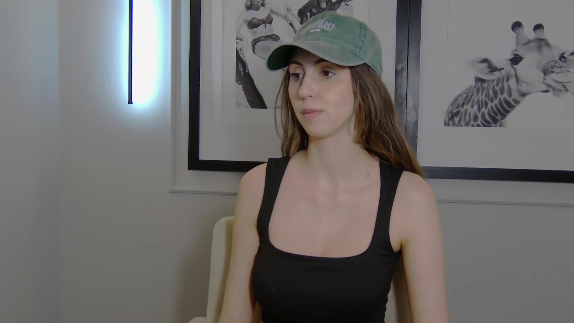 Gallery image thumbnail from Artemiss's myfreecams stream on, 04/13/2025, 20:26 image 3 of 20