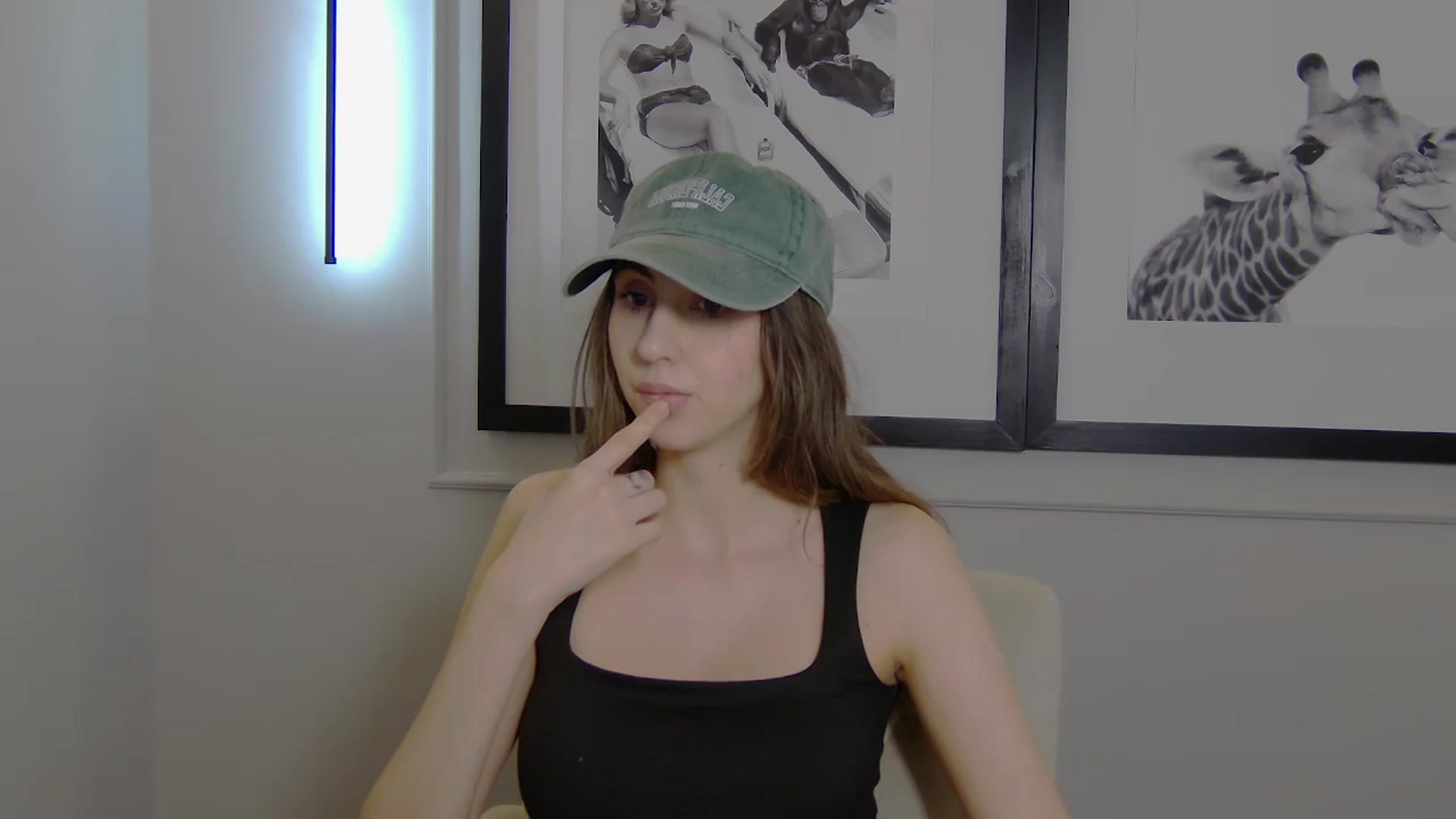 Gallery image thumbnail from Artemiss's myfreecams stream on, 04/13/2025, 20:26 image 18 of 20