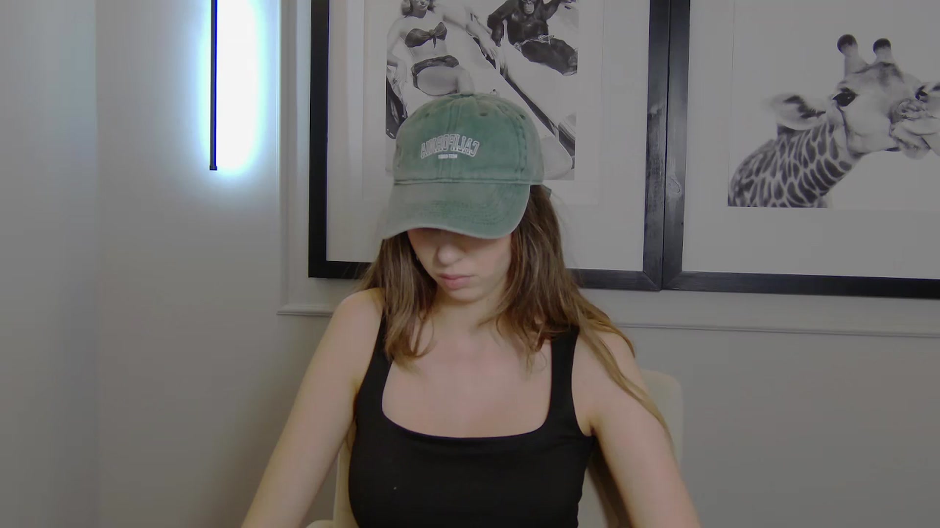 Gallery image thumbnail from Artemiss's myfreecams stream on, 04/13/2025, 20:26 image 15 of 20