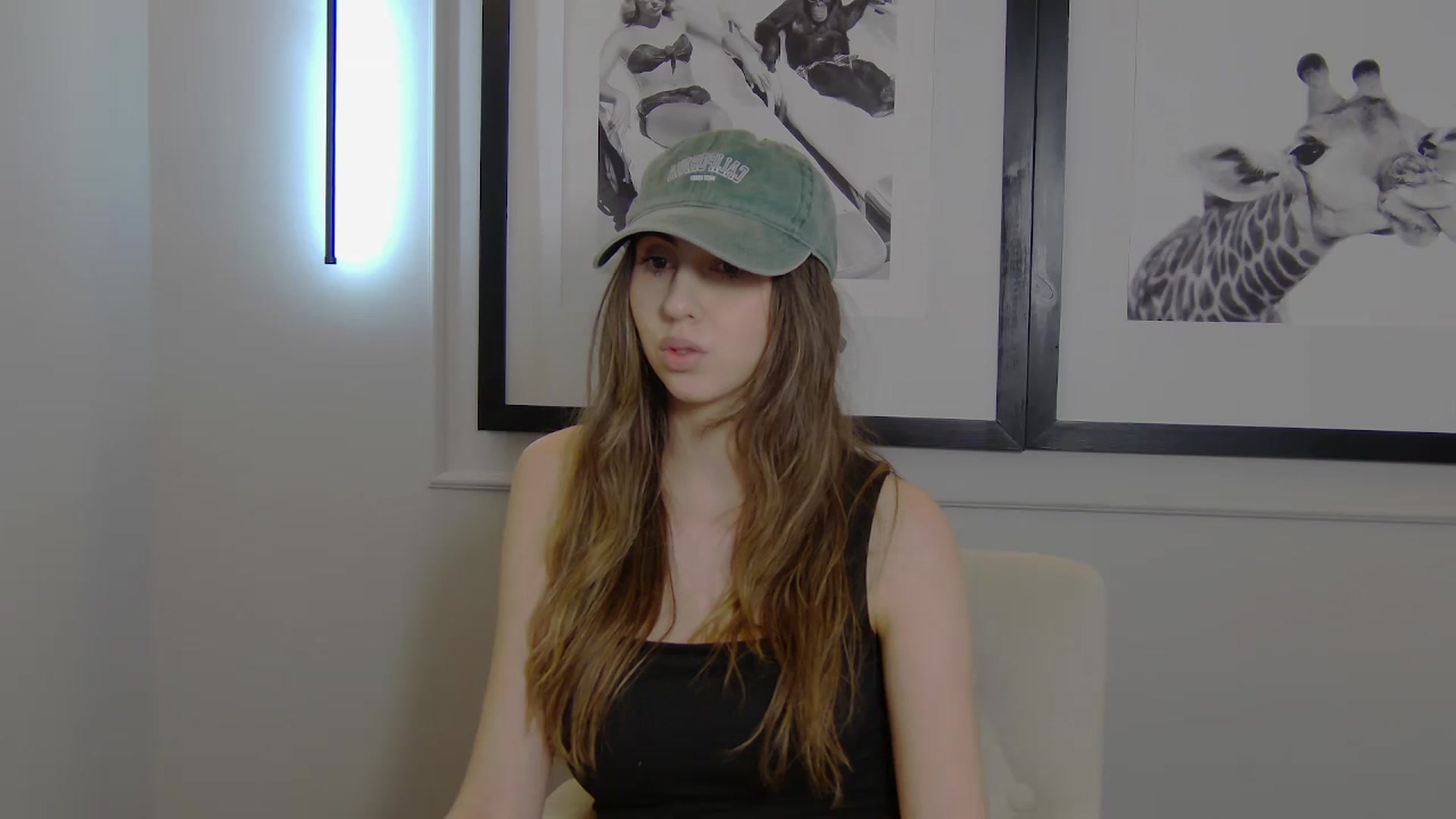 Gallery image thumbnail from Artemiss's myfreecams stream on, 04/13/2025, 20:26 image 1 of 20
