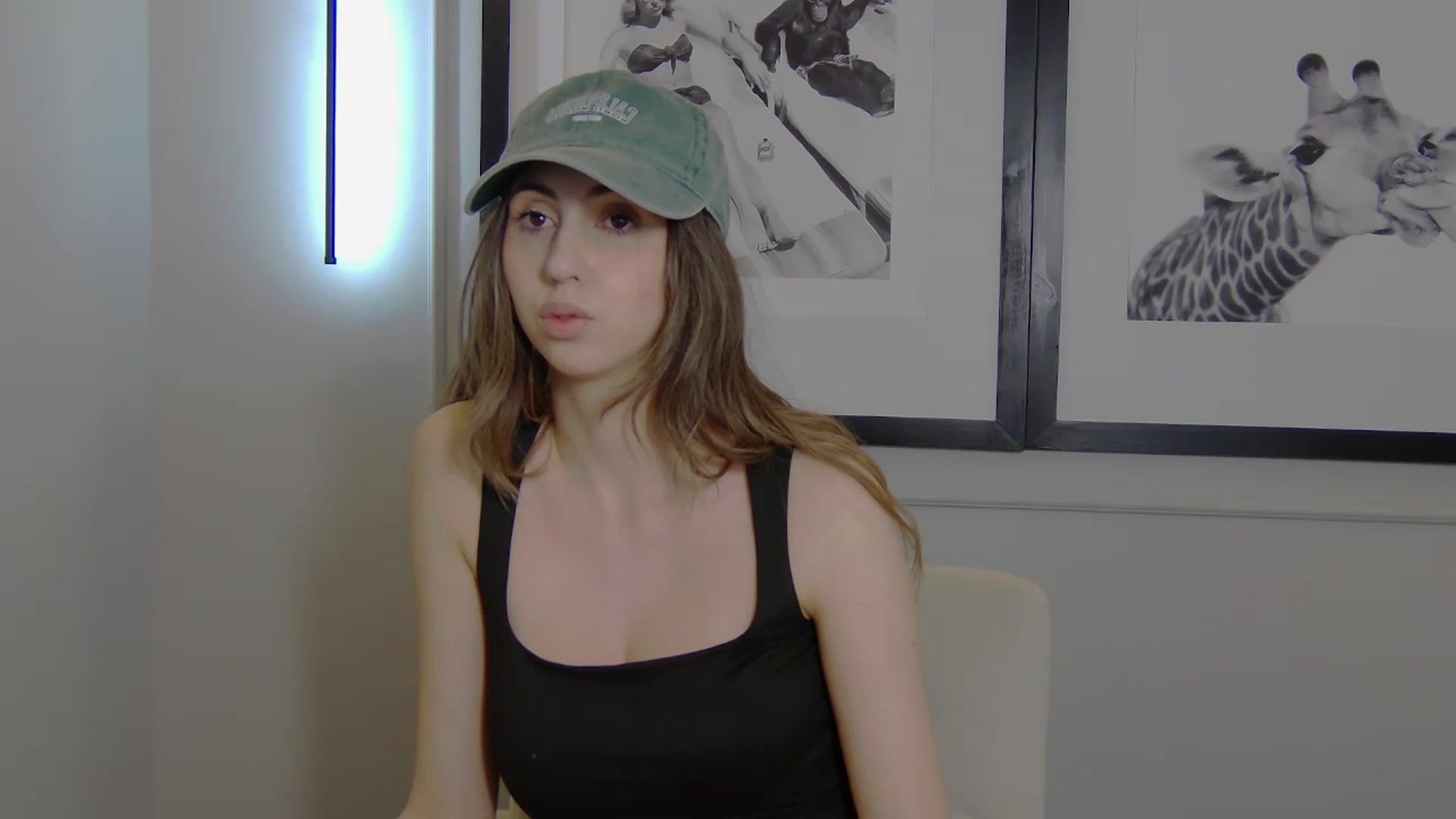 Gallery image thumbnail from Artemiss's myfreecams stream on, 04/13/2025, 20:26 image 12 of 20