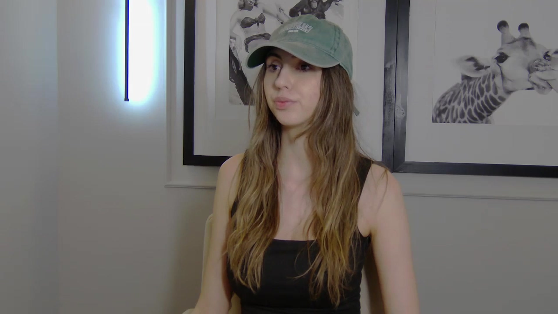 Gallery image thumbnail from Artemiss's myfreecams stream on, 04/13/2025, 20:26 image 2 of 20