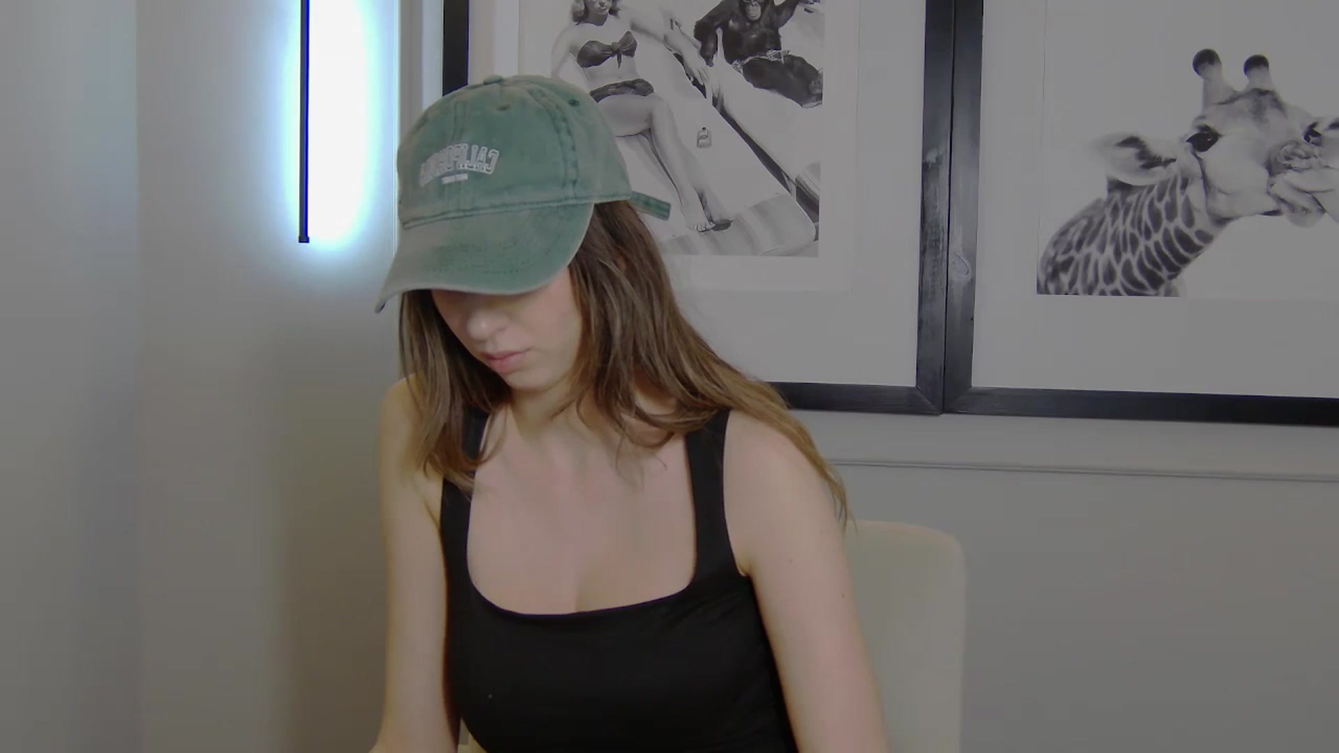 Gallery image thumbnail from Artemiss's myfreecams stream on, 04/13/2025, 20:26 image 11 of 20