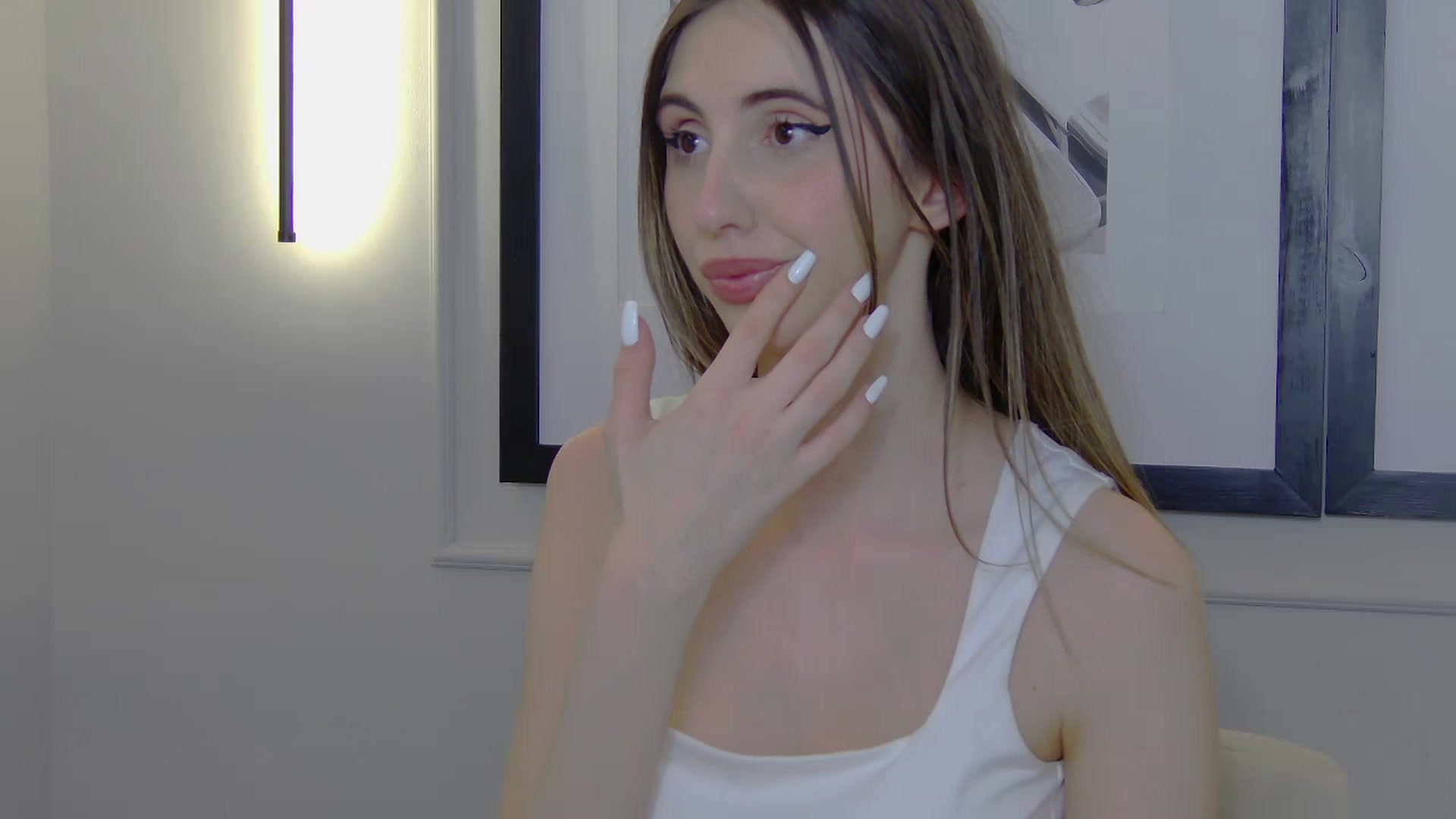 Gallery image thumbnail from Artemiss's myfreecams stream on, 04/17/2025, 21:27 image 5 of 20