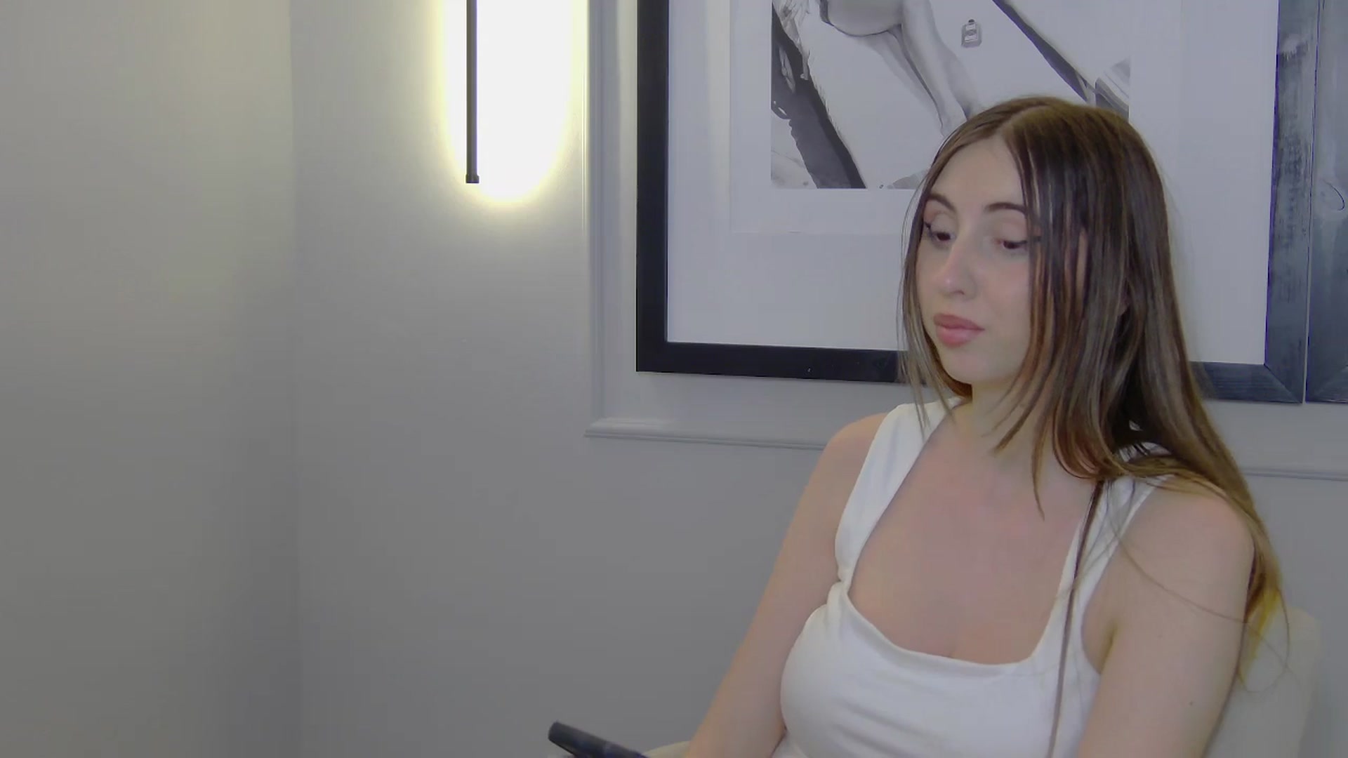 Gallery image thumbnail from Artemiss's myfreecams stream on, 04/17/2025, 23:08 image 17 of 20
