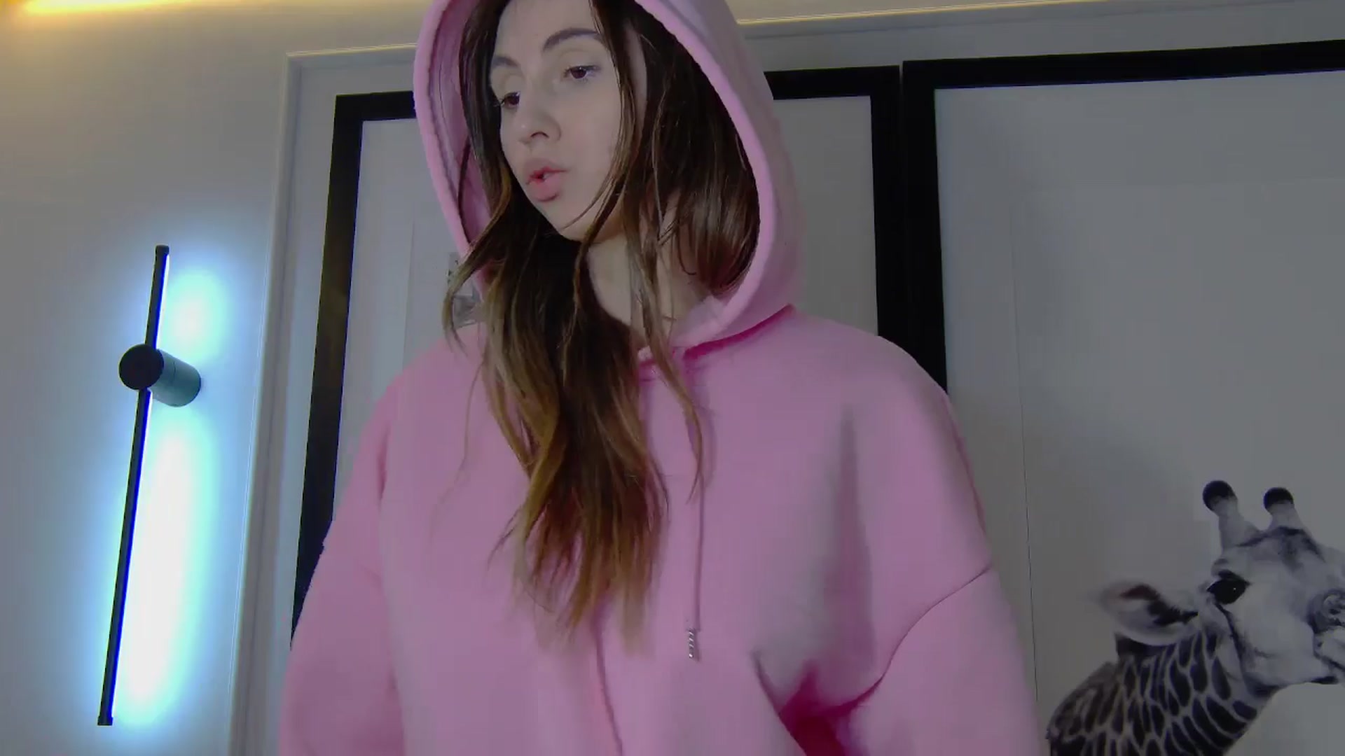 Gallery image thumbnail from Artemiss's myfreecams stream on, 04/27/2025, 21:39 image 19 of 20