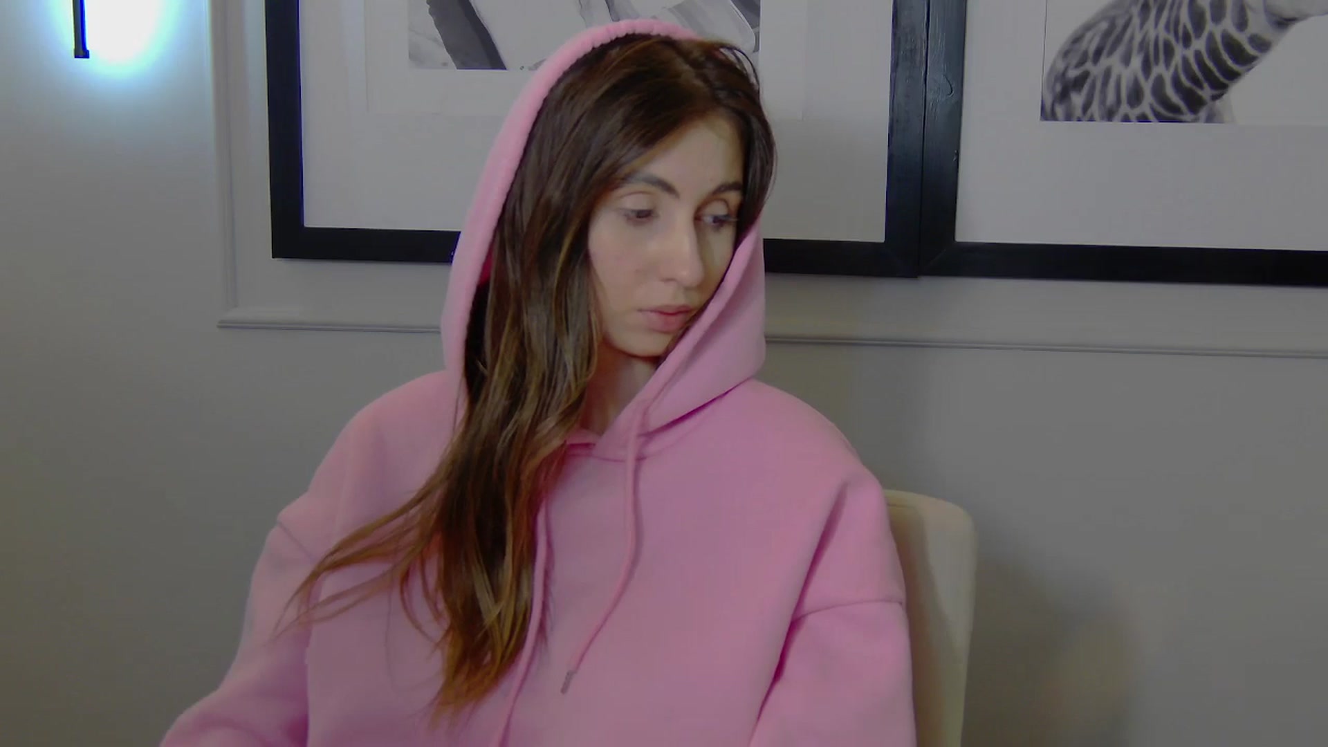 Gallery image thumbnail from Artemiss's myfreecams stream on, 04/27/2025, 21:39 image 6 of 20