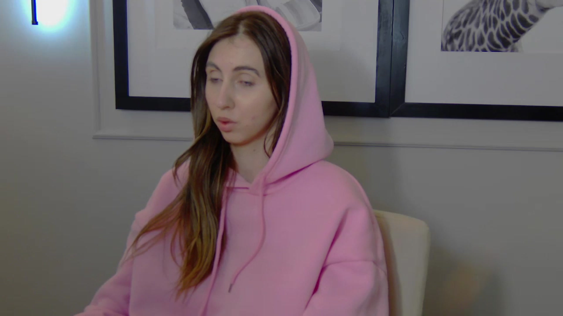 Gallery image thumbnail from Artemiss's myfreecams stream on, 04/27/2025, 21:39 image 7 of 20