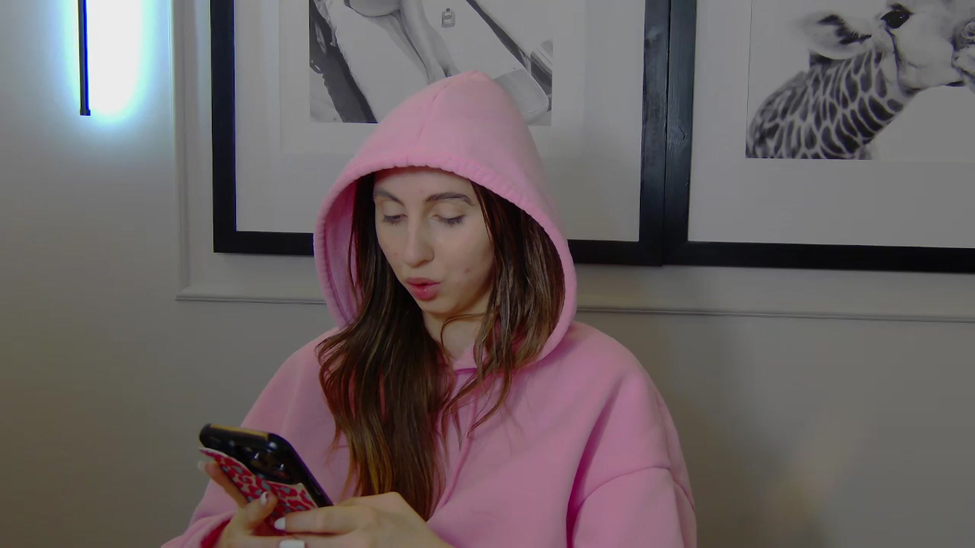 Gallery image thumbnail from Artemiss's myfreecams stream on, 04/27/2025, 22:38 image 4 of 20