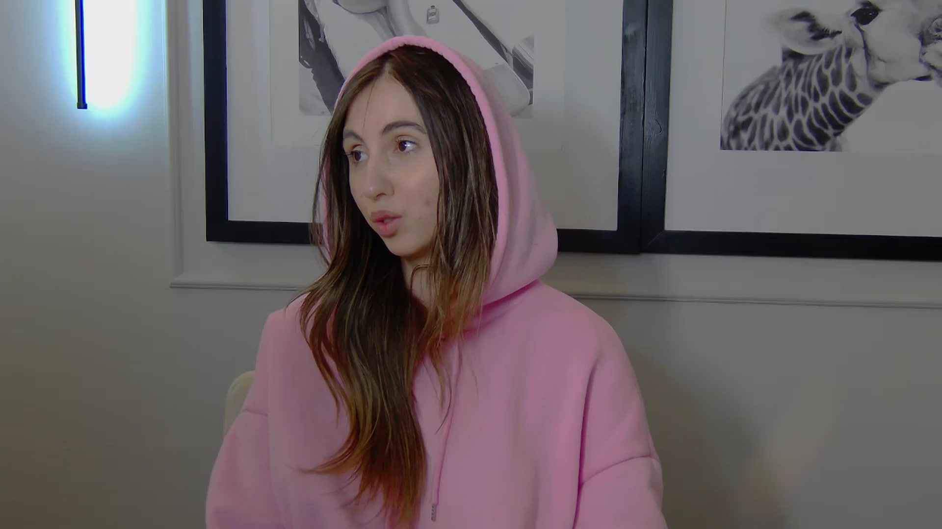 Gallery image thumbnail from Artemiss's myfreecams stream on, 04/27/2025, 22:38 image 8 of 20