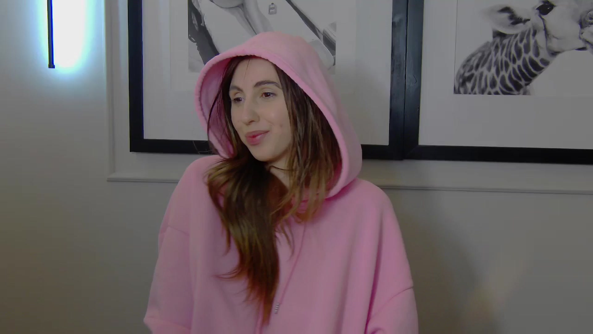 Gallery image thumbnail from Artemiss's myfreecams stream on, 04/27/2025, 22:38 image 9 of 20