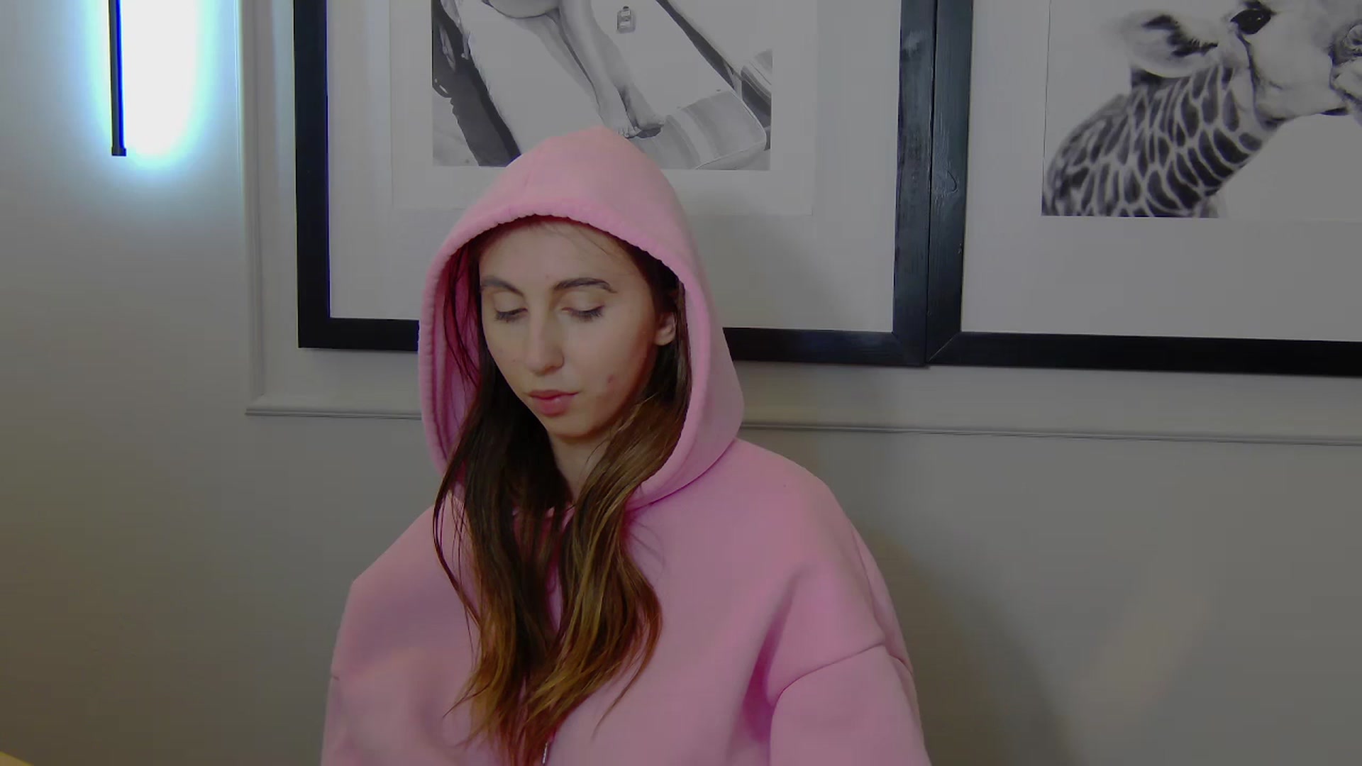Gallery image thumbnail from Artemiss's myfreecams stream on, 04/27/2025, 22:38 image 19 of 20